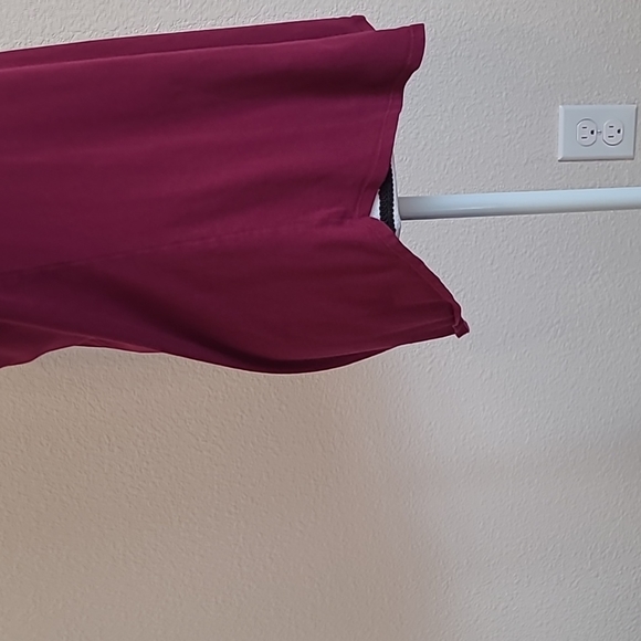 Burgundy V-neck Top L Long Sleeve - Picture 4 of 5